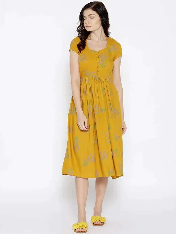 Midi pleated dress with lavender print on Mustard