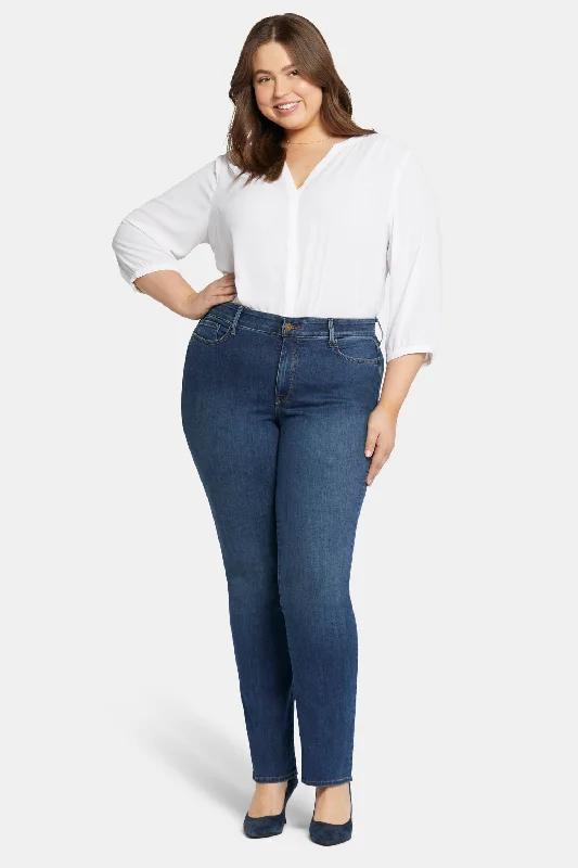 Marilyn Straight Jeans In Plus Size - Cooper